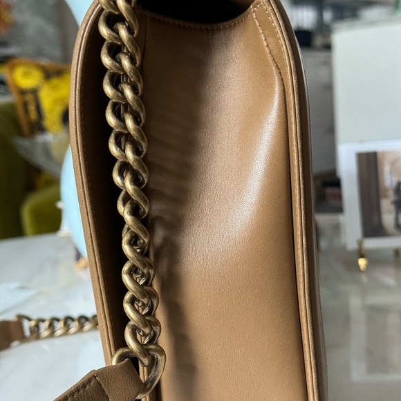 CHANEL 2018 Large Boy Diamond Quilted Leather bag in Beige - Picture 7 of 16